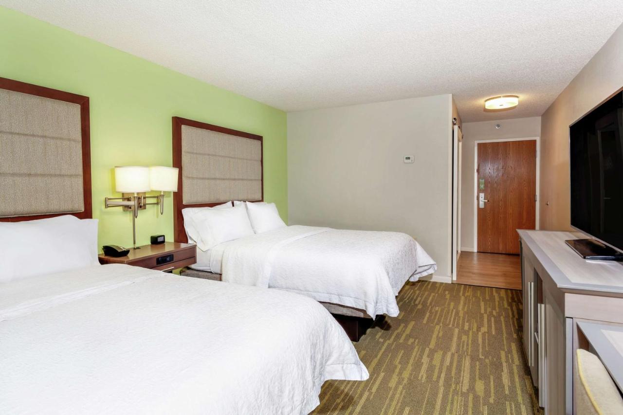 Queen Room - Non-Smoking at Hampton Inn Melbourne