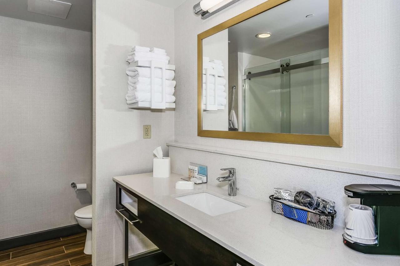 King Room - Non-Smoking at Hampton Inn & Suites Mobile- Downtown Historic District