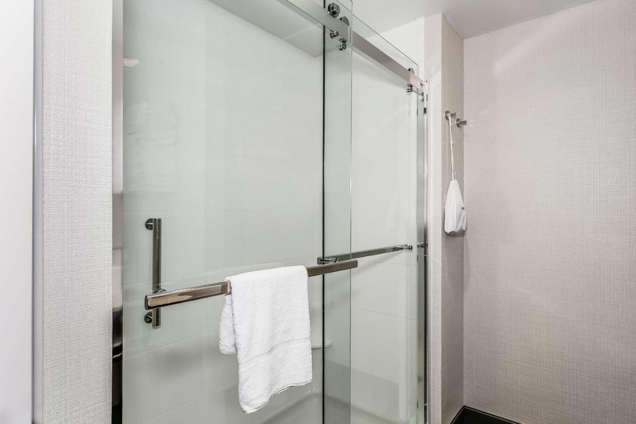 King Room - Non-Smoking at Hampton Inn & Suites Mobile- Downtown Historic District