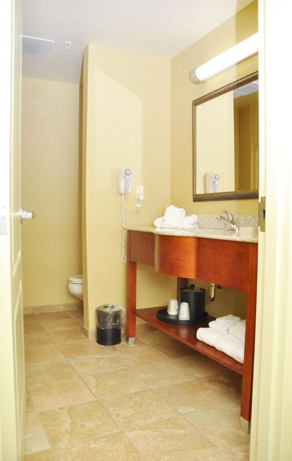 Queen Room with Two Queen Beds - Disability Access Non-Smoking at Hampton Inn Macomb
