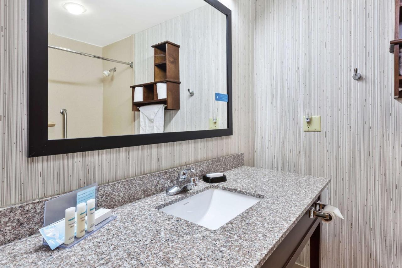 King Room - Non-Smoking at Hampton Inn Monroe
