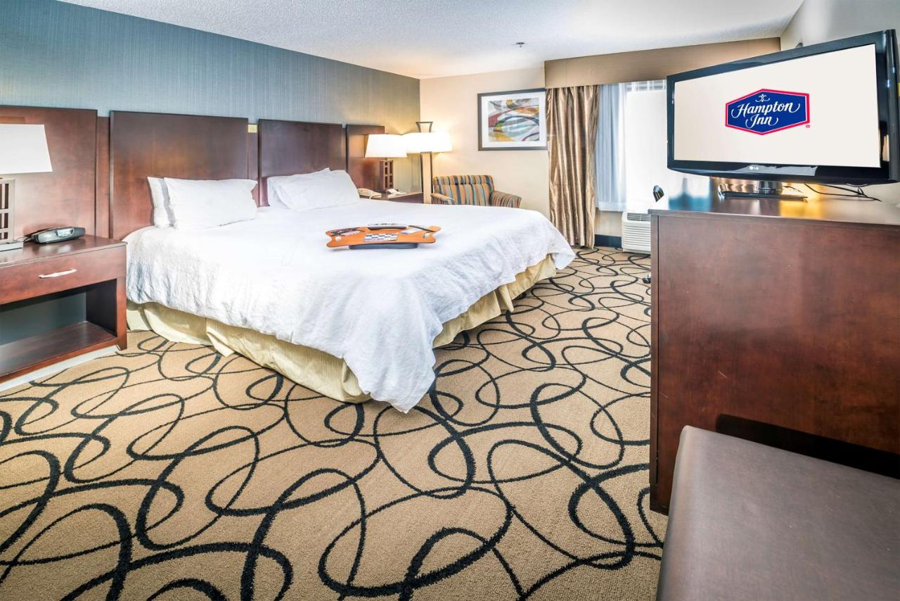 King Room - Non-Smoking at Hampton Inn Monroe