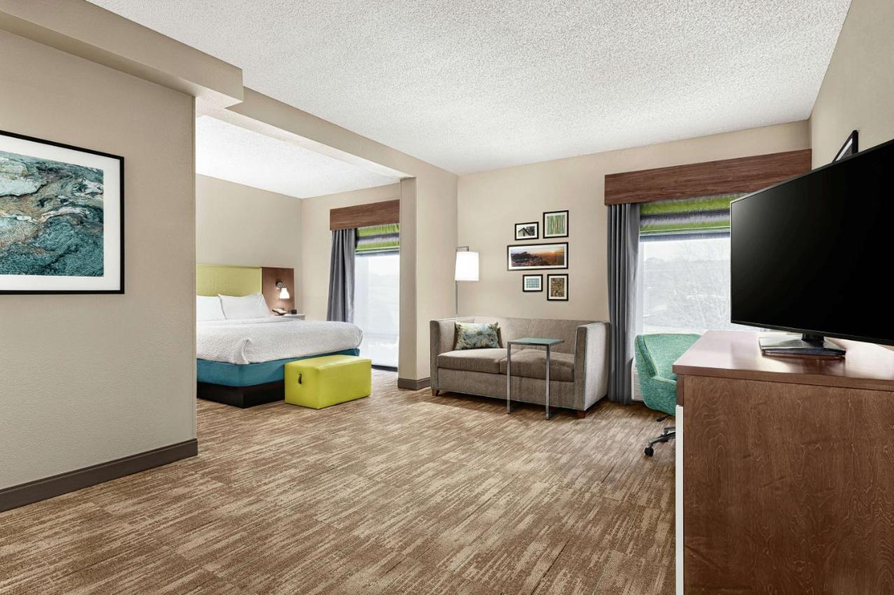 Studio Suite with One King Bed - Shower Only/Nonsmoking at Hampton Inn Morganton