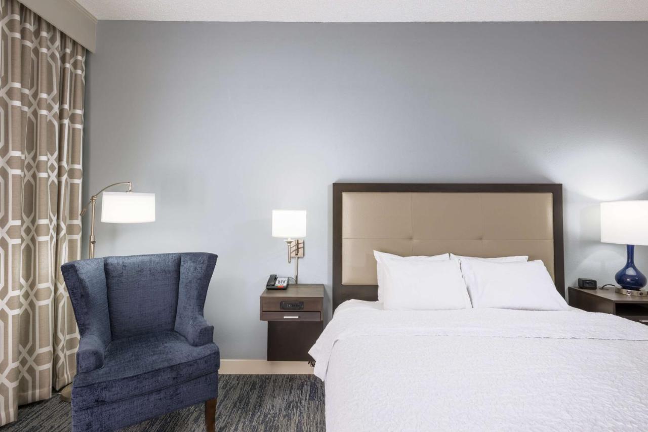King Room - Disability Access/Non-Smoking at Hampton Inn Mount Airy