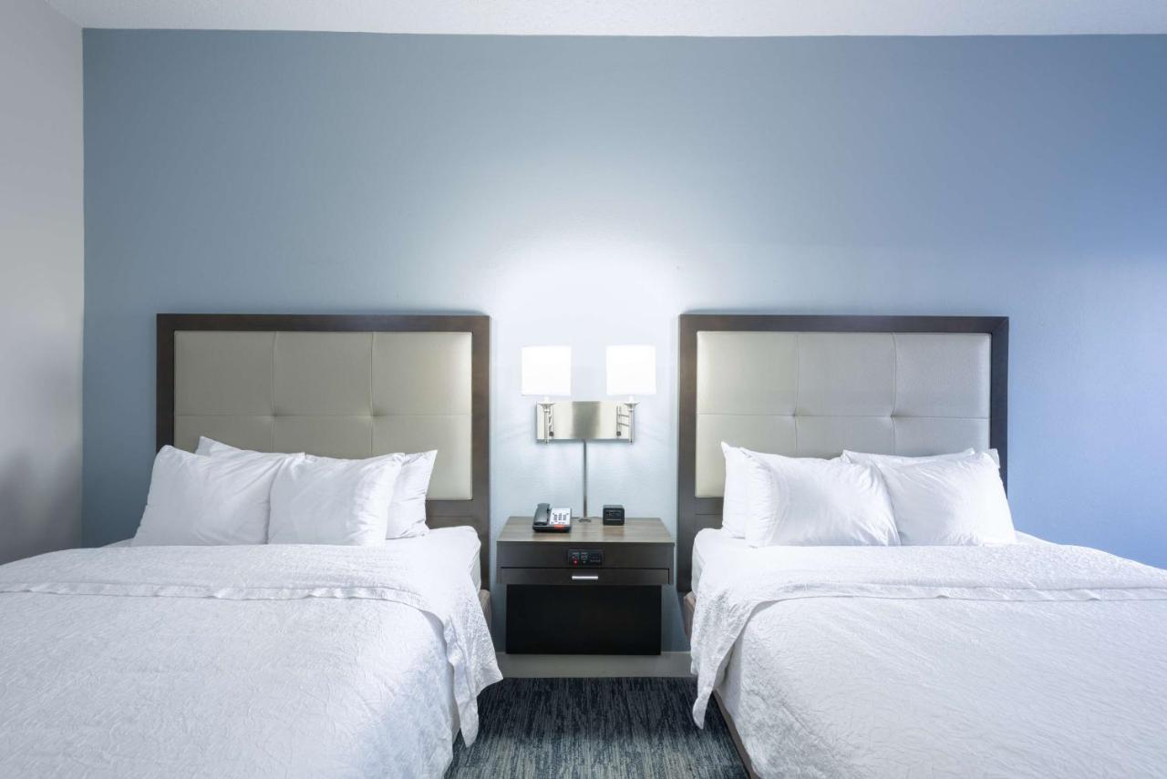 Queen Room with Two Queen Beds at Hampton Inn Mount Airy
