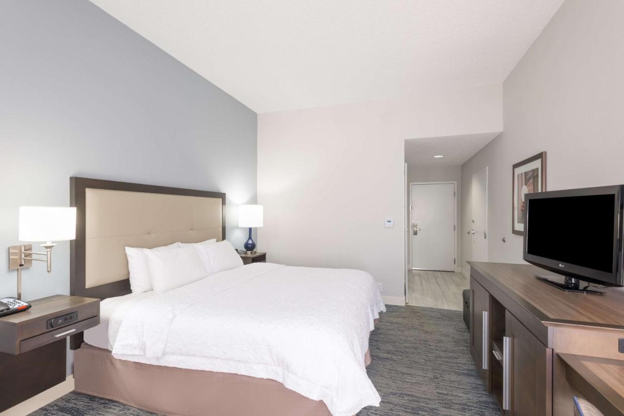 King Room - Disability Access/Non-Smoking at Hampton Inn Mount Airy