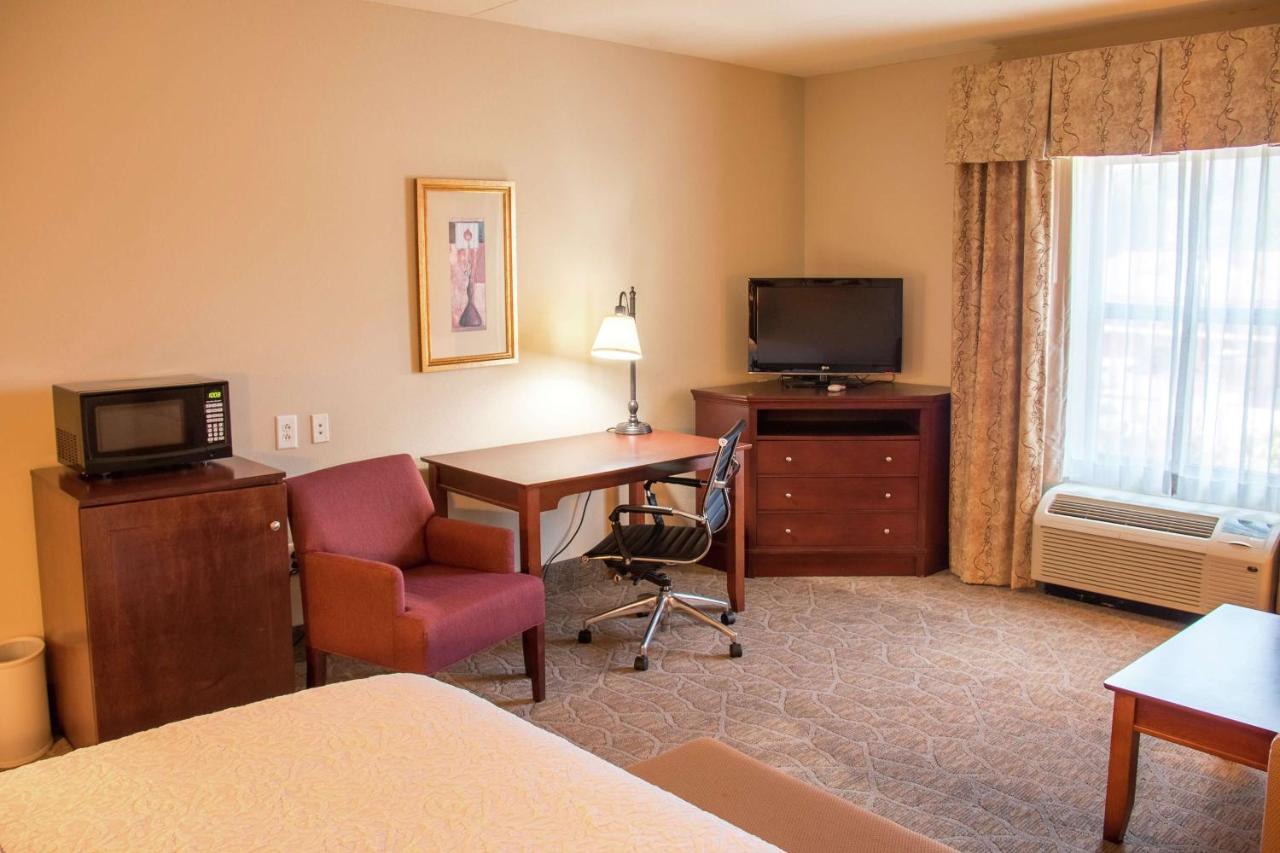 King Room with Roll-in Shower - Disability Access - Non-Smoking at Hampton Inn Murphy