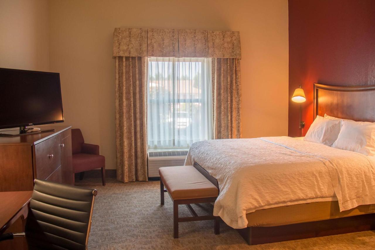 King Room with Roll-in Shower - Disability Access - Non-Smoking at Hampton Inn Murphy