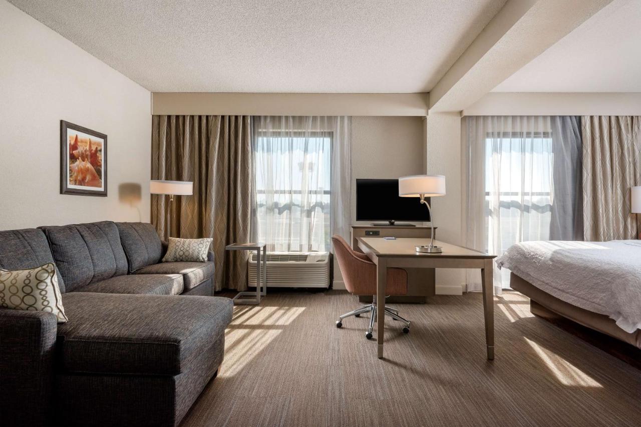 Non-Smoking King Oversized Room at Hampton Inn Myrtle Beach-West