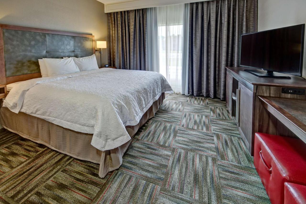 King Suite - Disability Access at Hampton Inn Newberry-Opera House