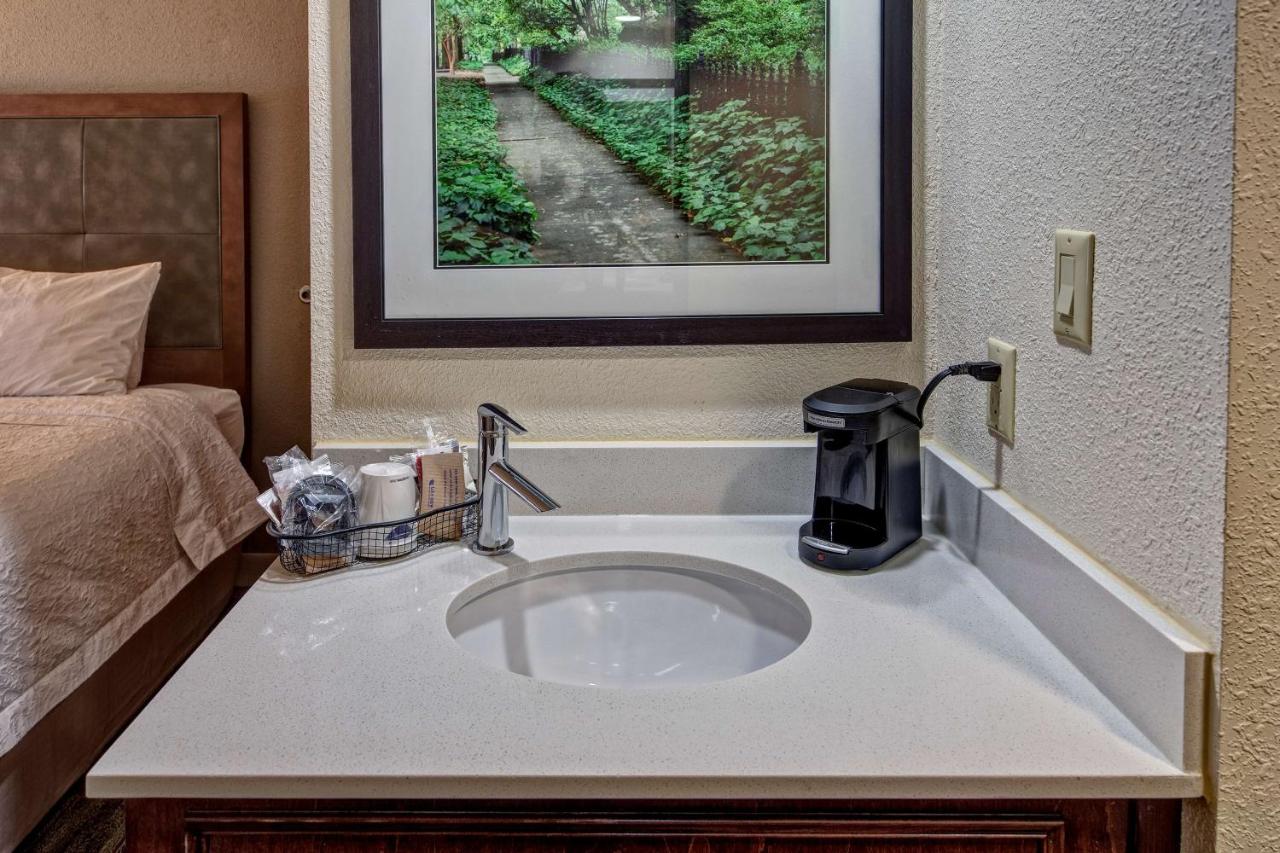 Queen Room with Two Queen Beds and Bath Tub - Disability/Hearing Accessible at Hampton Inn Newberry-Opera House