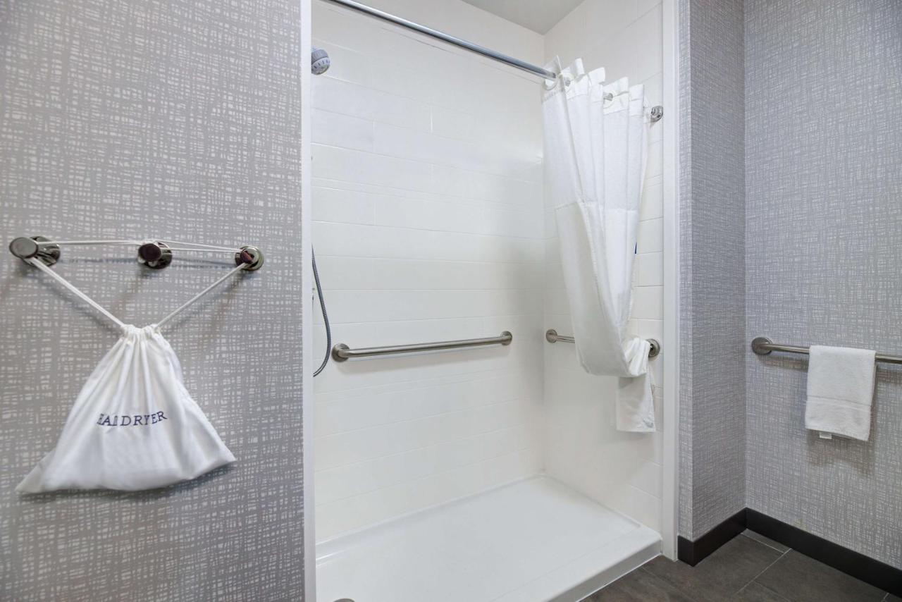 King Room - Disability Access/Non-Smoking at Hampton Inn & Suites Nacogdoches