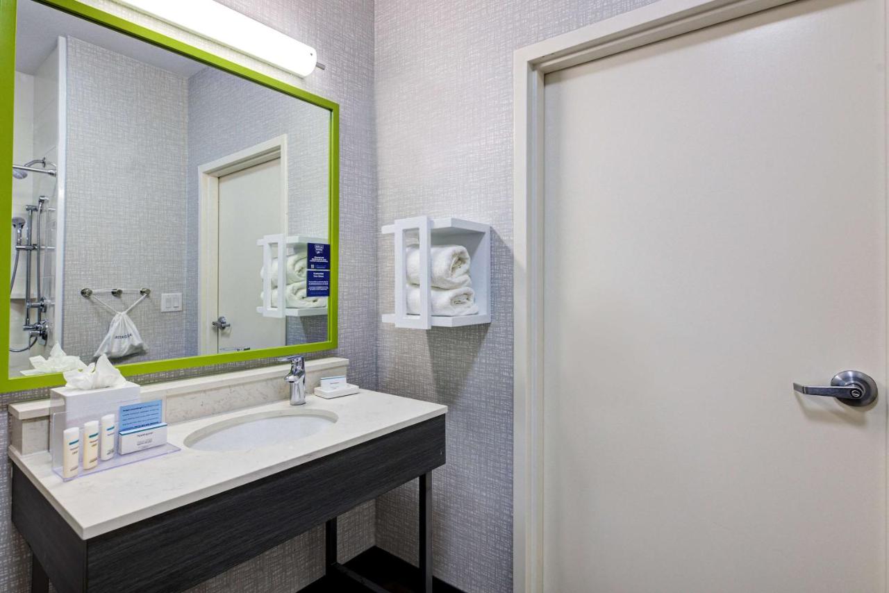 King Room - Disability Access/Non-Smoking at Hampton Inn & Suites Nacogdoches