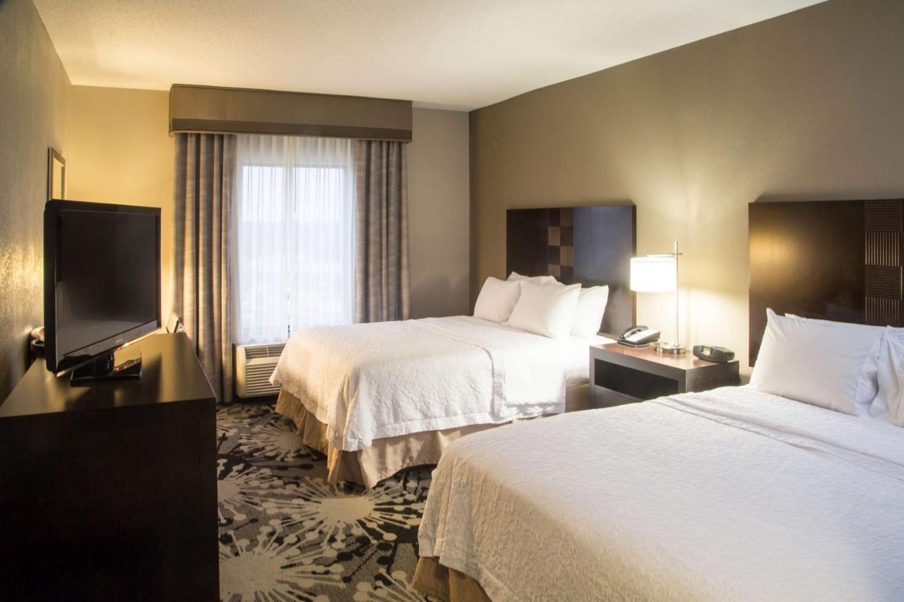 Queen Room with Two Queen Beds - Non-Smoking at Hampton Inn Oxford/Conference Center