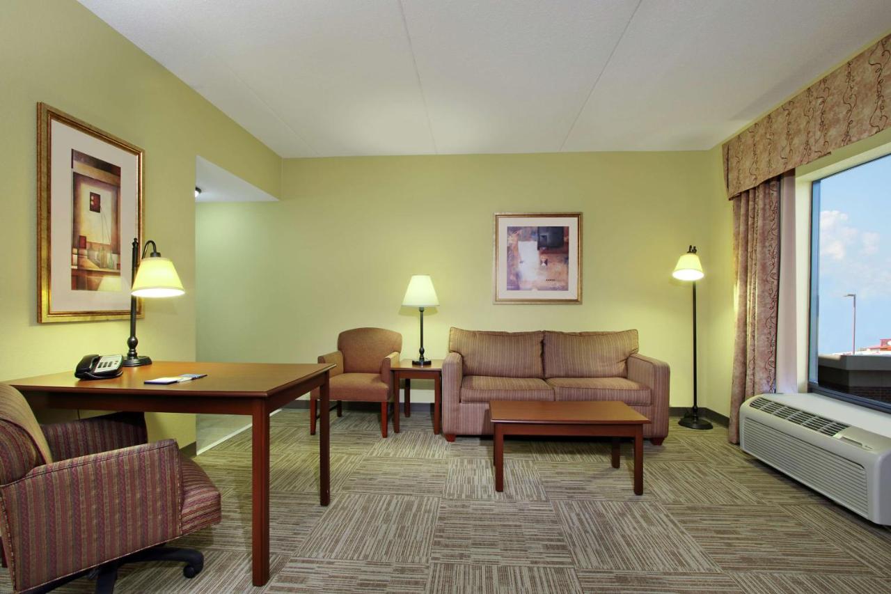 King Studio with Sofa Bed - Non-Smoking at Hampton Inn & Suites Murray