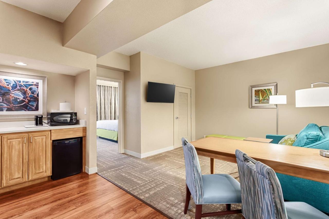 King Suite - Non-Smoking at Hampton Inn Pawleys Island - Litchfield