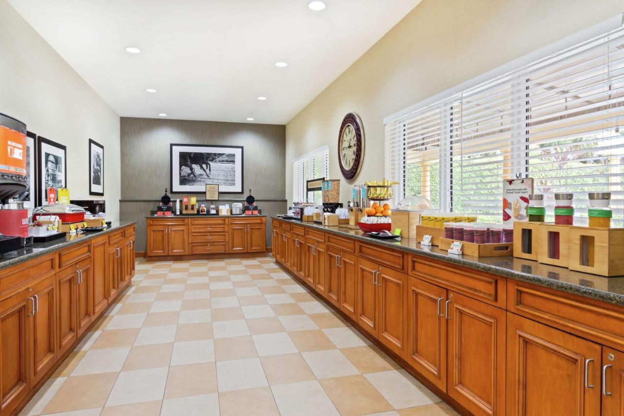 | Hampton Inn West Palm Beach-Lake Worth-Turnpike
