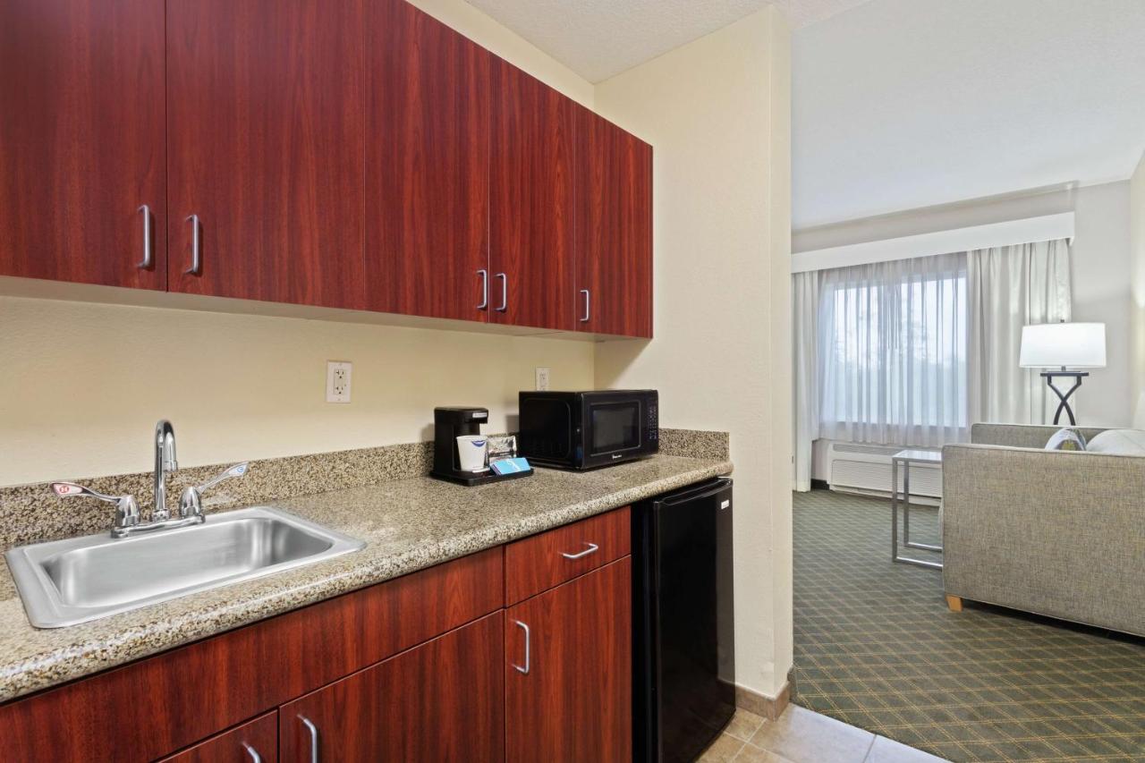 | Hampton Inn West Palm Beach-Lake Worth-Turnpike