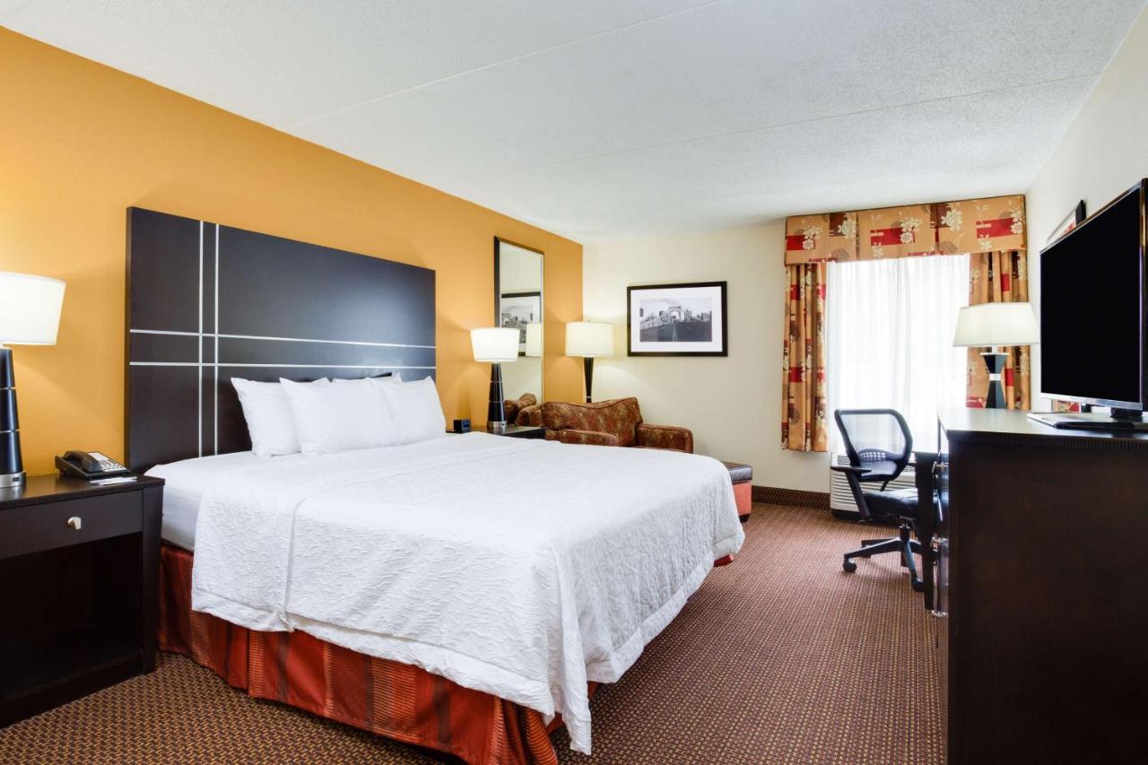 King Room - Non-Smoking at Hampton Inn Pittsburgh/West Mifflin