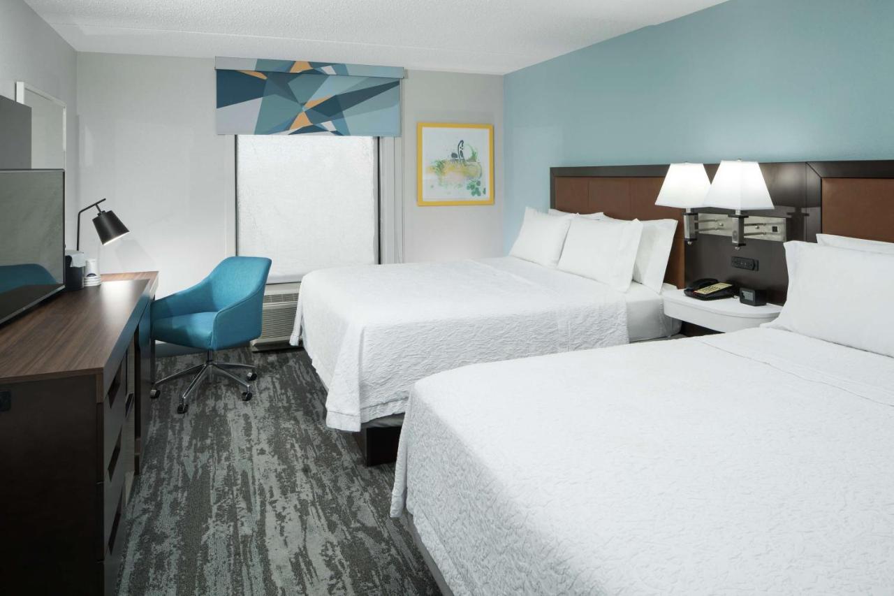 Queen Room - Non-Smoking at Hampton Inn & Suites Panama City Beach-Pier Park Area