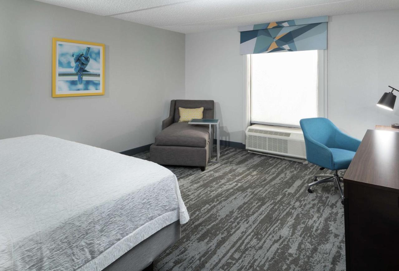King Room - Non-Smoking at Hampton Inn & Suites Panama City Beach-Pier Park Area