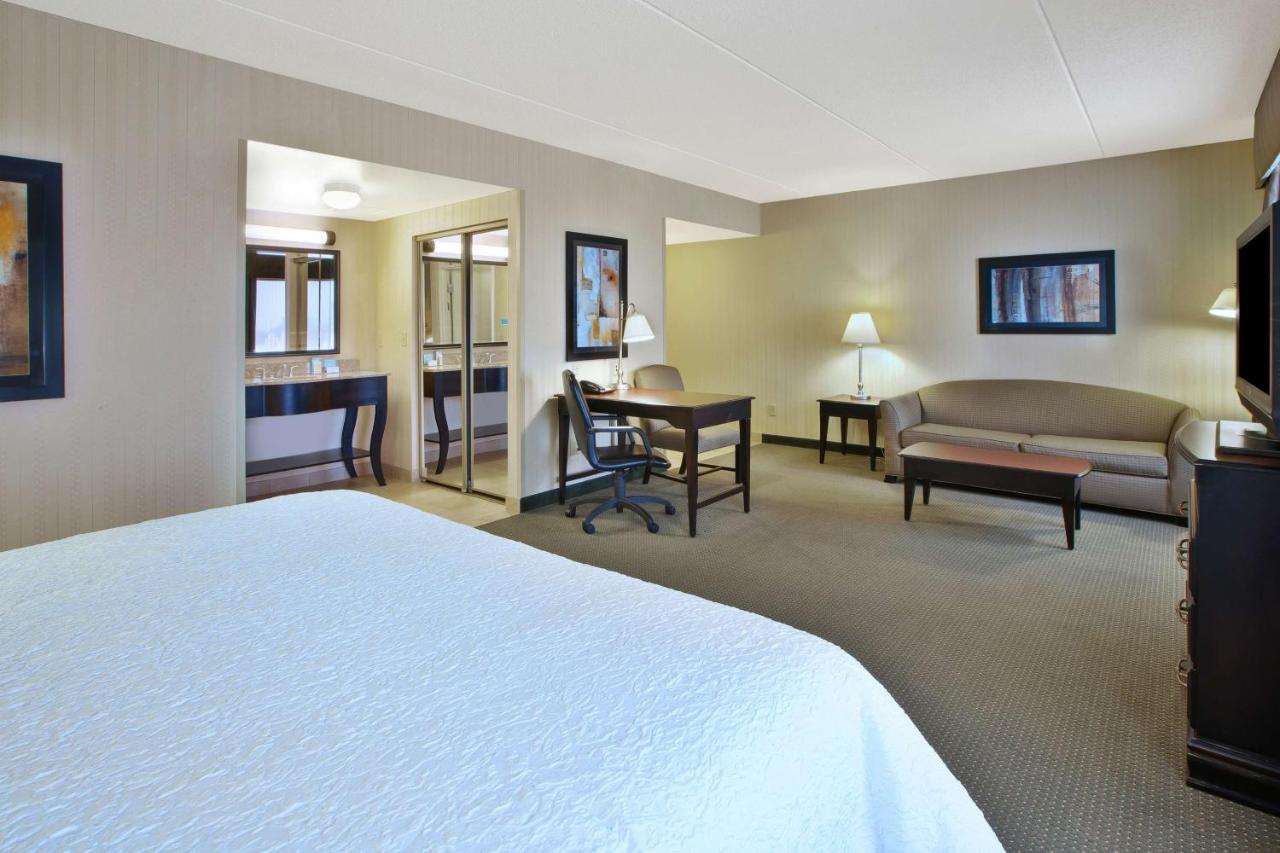 King Studio at Hampton Inn & Suites Plattsburgh