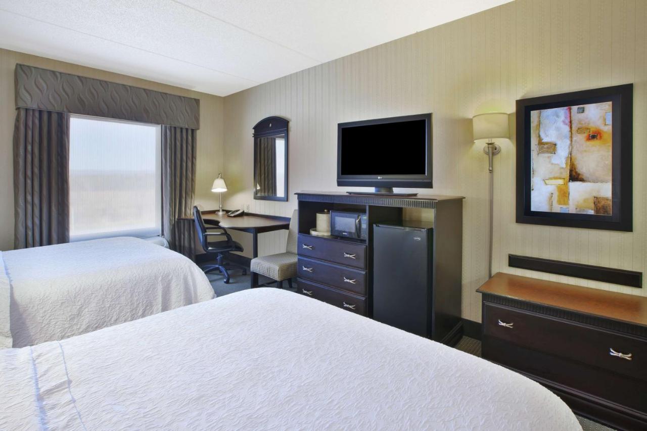Queen Room with Two Queen Beds - Hearing Accessible at Hampton Inn & Suites Plattsburgh