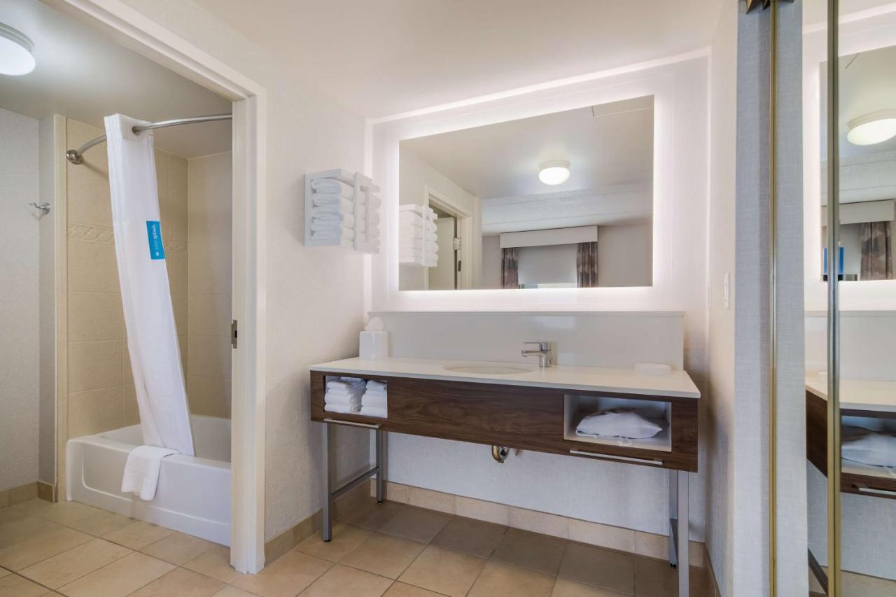 King Studio at Hampton Inn & Suites Plattsburgh