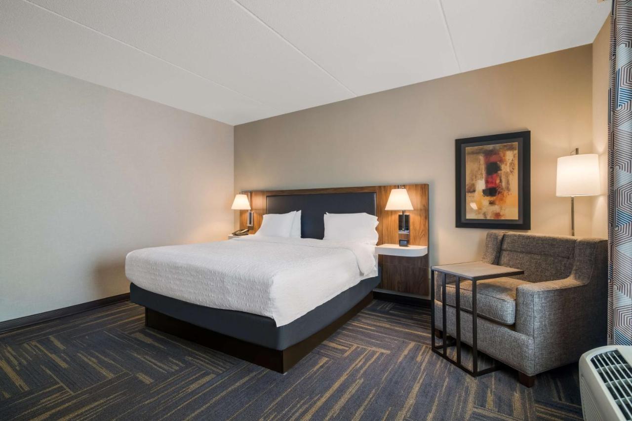 King Room at Hampton Inn & Suites Plattsburgh