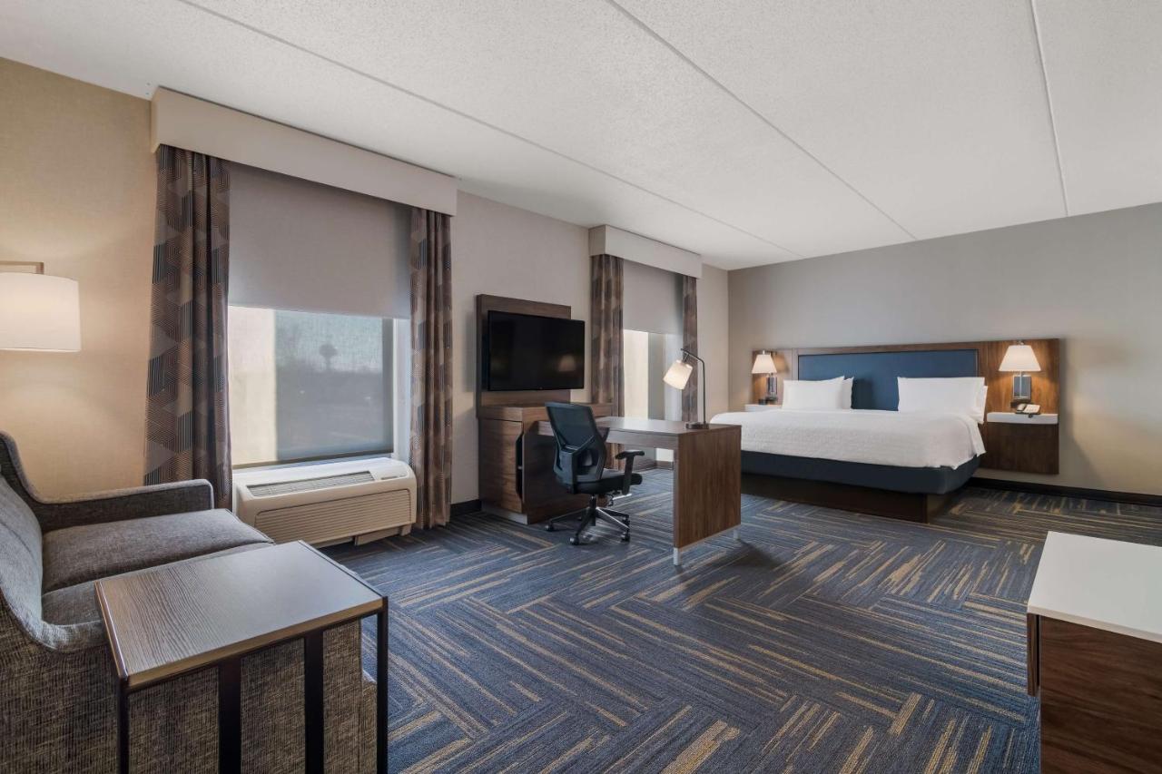 King Studio at Hampton Inn & Suites Plattsburgh