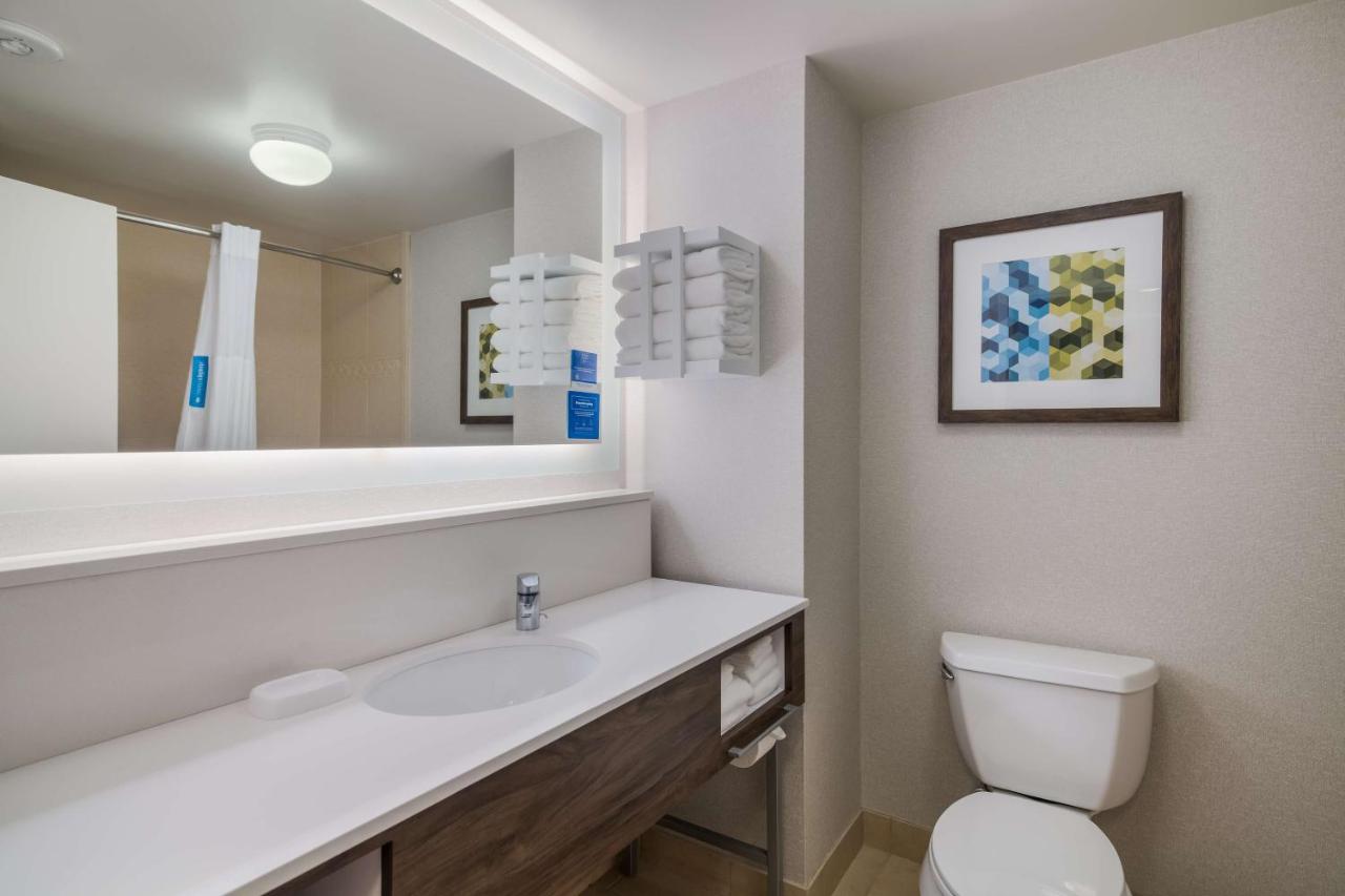 Queen Room with Two Queen Beds - Hearing Accessible at Hampton Inn & Suites Plattsburgh