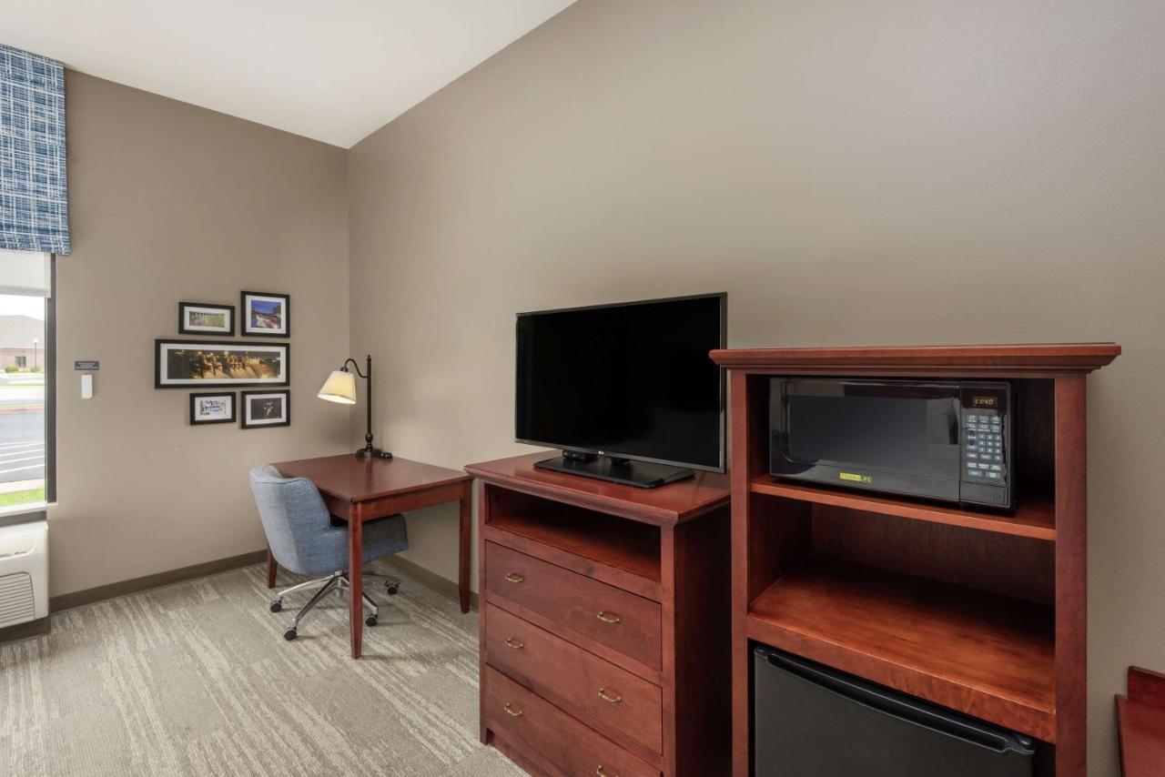 Queen Room with Two Queen Beds - Disability Access at Hampton Inn Branson - Branson Hills