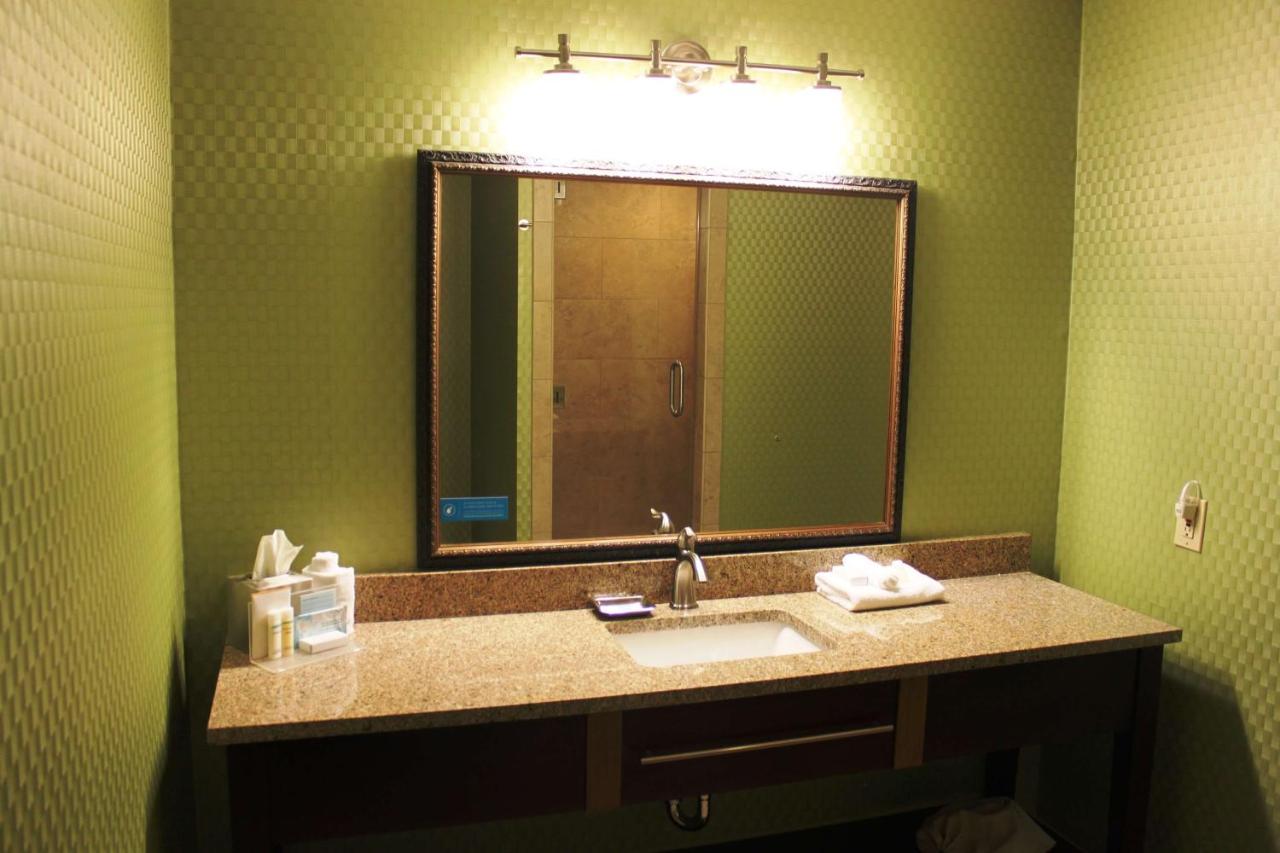 Deluxe King Room - Non-Smoking at Hampton Inn Perry