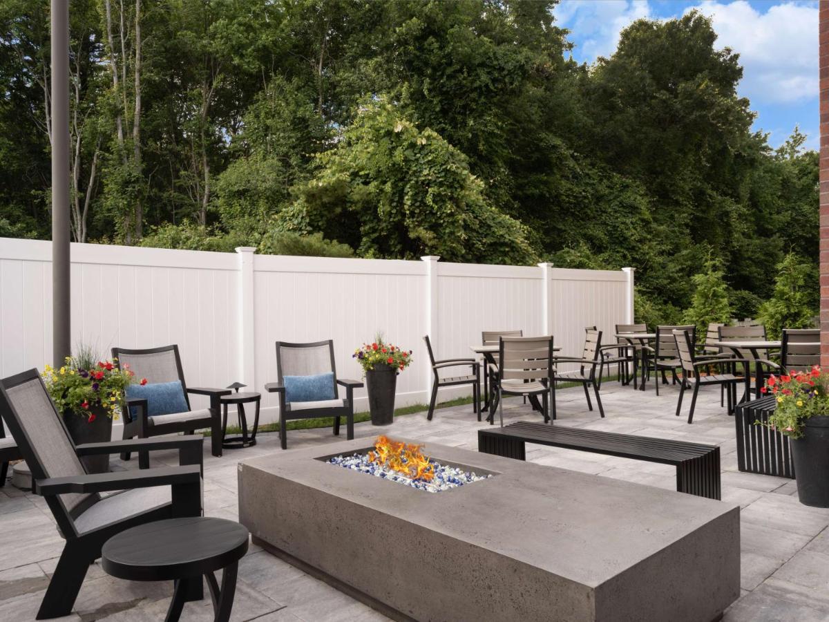 | Hampton Inn Raynham-Taunton