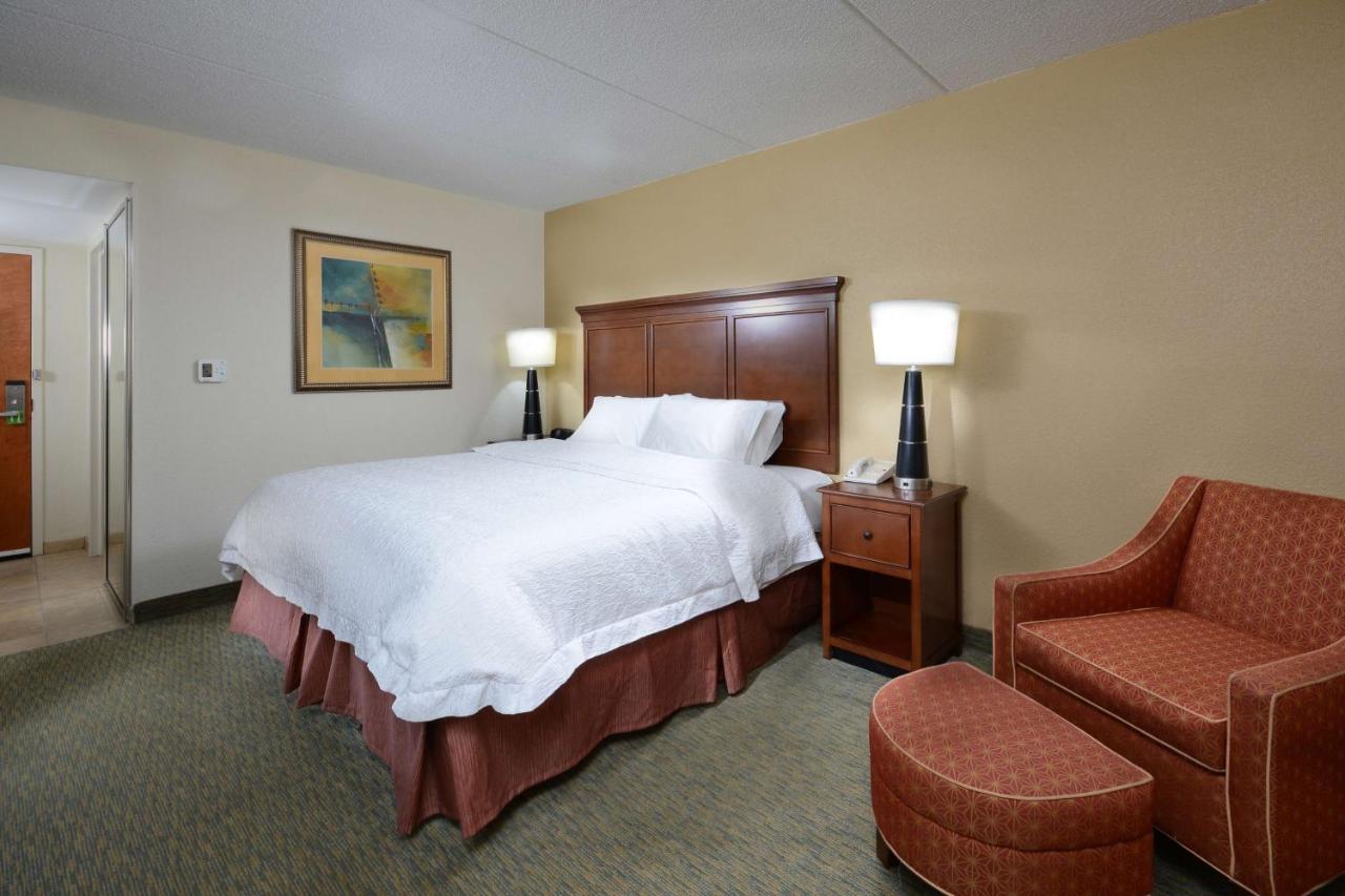 King Room - Non-Smoking at Hampton Inn Raleigh-Durham Airport