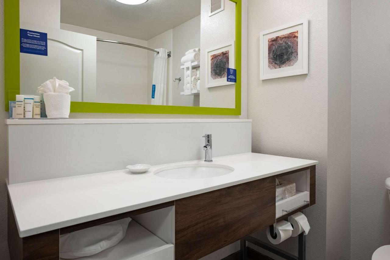 Queen Room with 2 Queen Beds - Non-Smoking at Hampton Inn Richfield