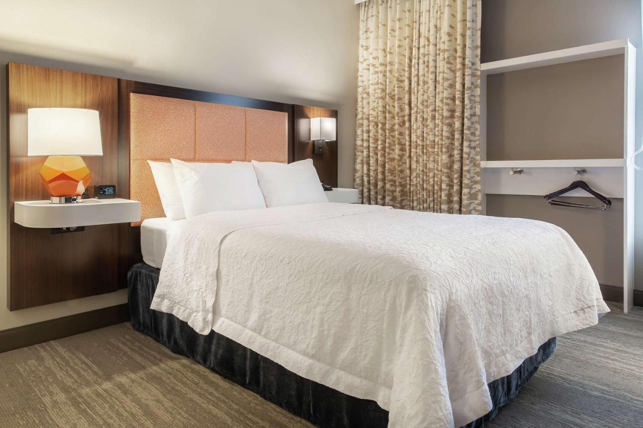 Double Room - Disability Access/Non-Smoking at Hampton Inn Rockford