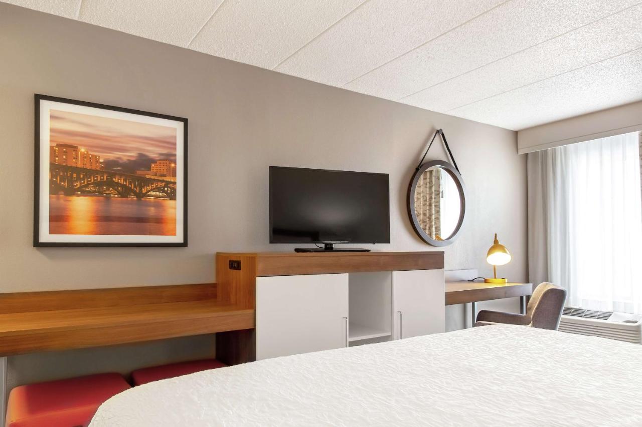 King Room - Non-Smoking at Hampton Inn Rockford