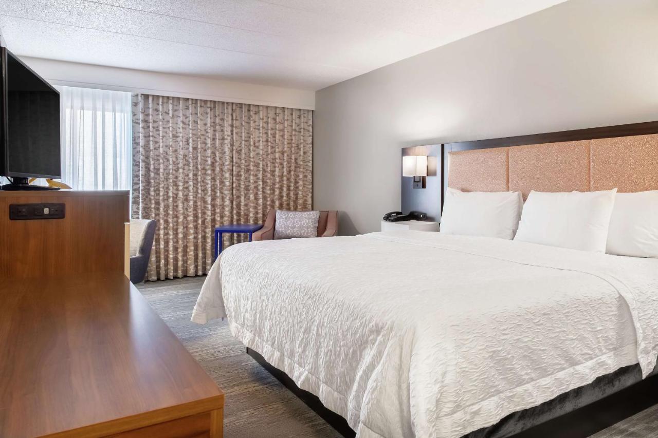 King Room - Non-Smoking at Hampton Inn Rockford