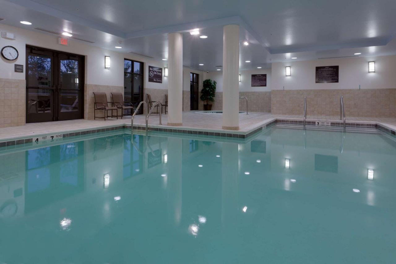 | Hampton Inn Rochester-Webster
