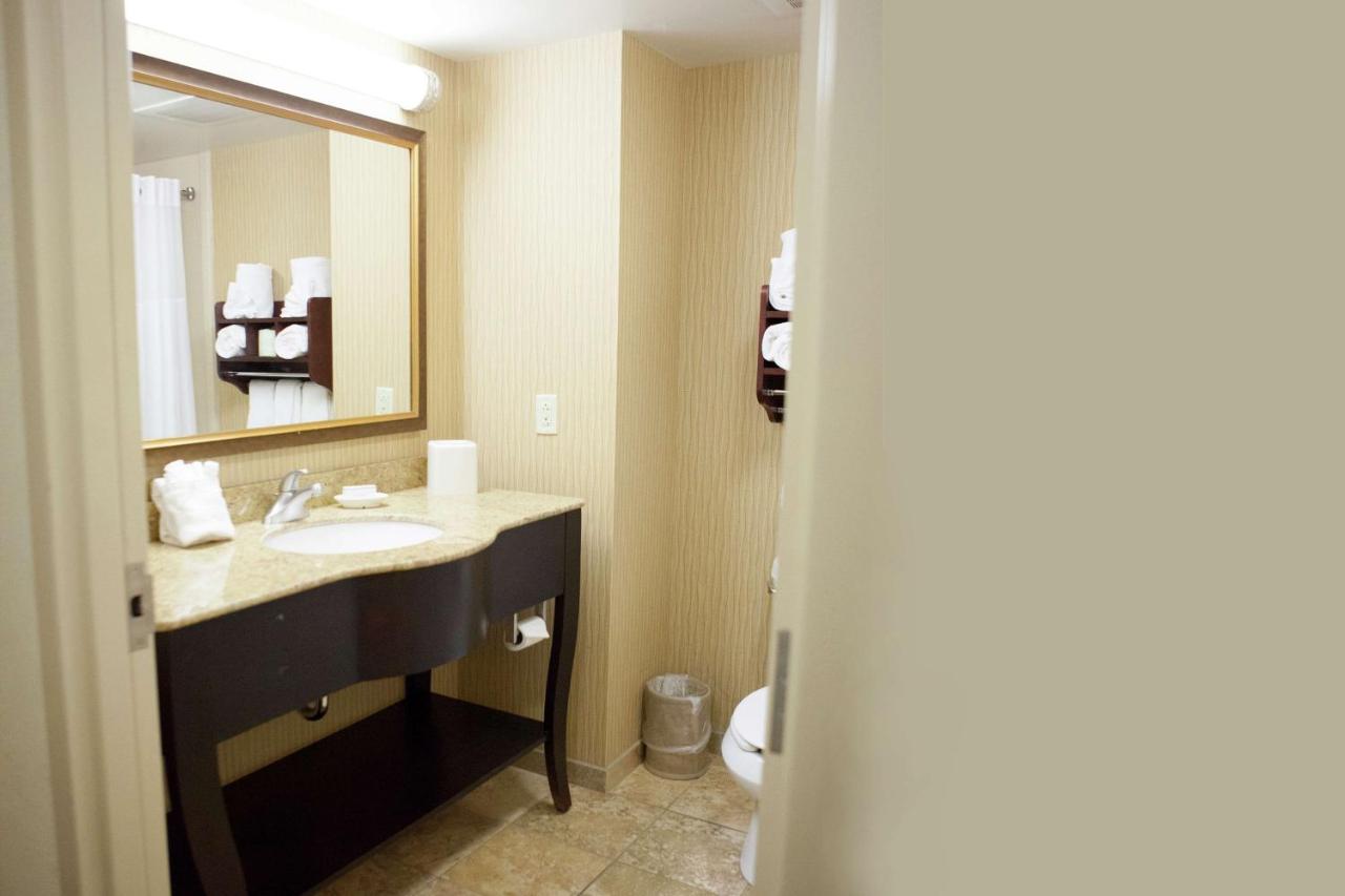 | Hampton Inn Rochester-Webster