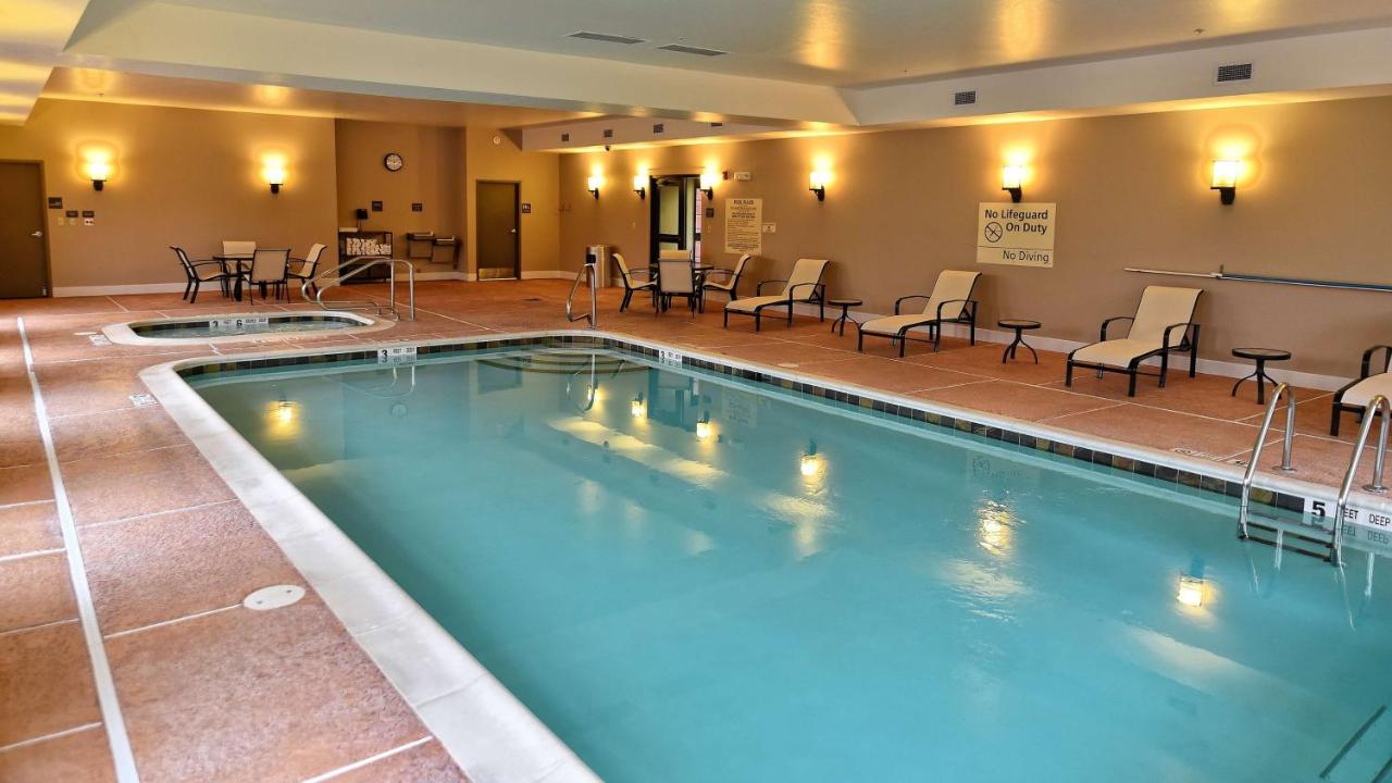 | Hampton Inn Geneseo