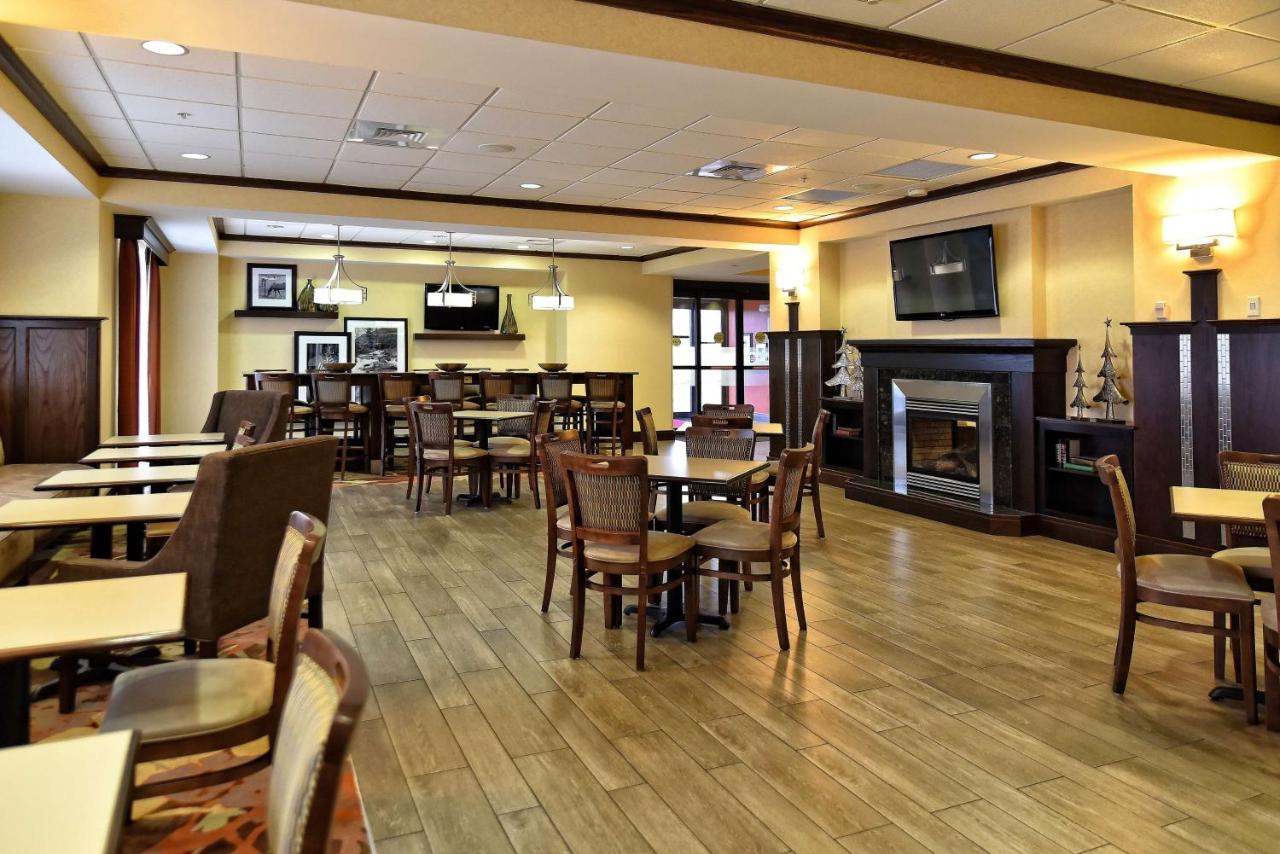 | Hampton Inn Geneseo
