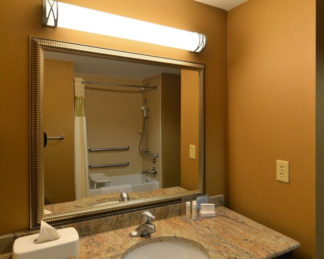 Queen Room with Two Queen Beds - Disability Access/Non-Smoking at Hampton Inn Geneseo