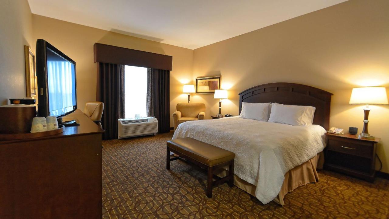 | Hampton Inn Geneseo