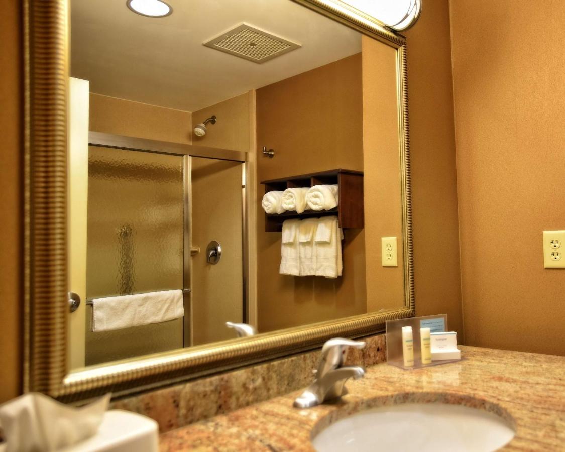 King Room at Hampton Inn Geneseo