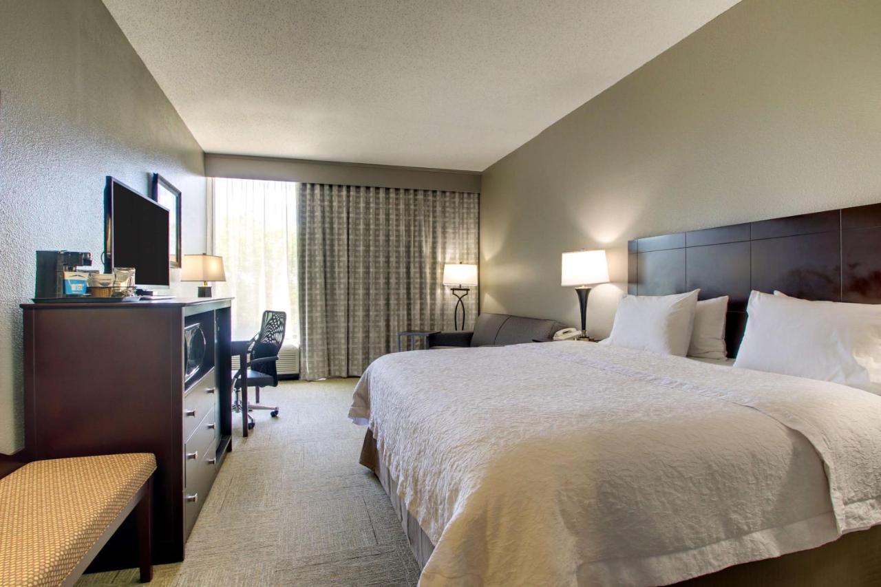 King Room with Sofa Bed at Hampton Inn Rolla