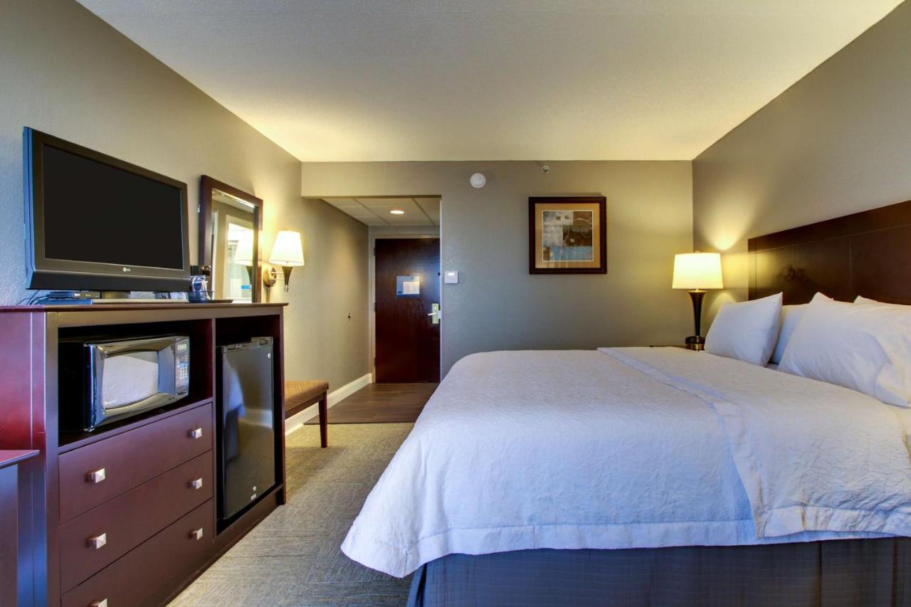 King Room - Non-Smoking at Hampton Inn Rolla