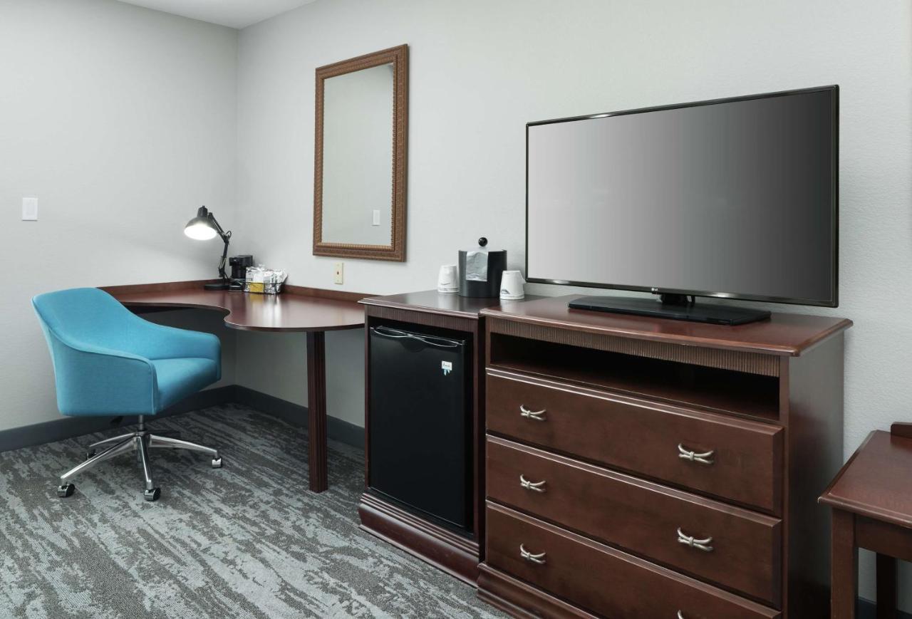 King Room - Disability Access/Non-Smoking at Hampton Inn & Suites Rochester-North