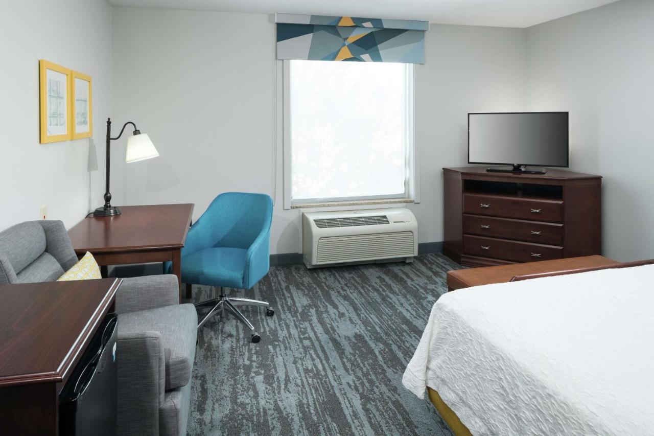 King Room - Non-Smoking at Hampton Inn & Suites Rochester-North